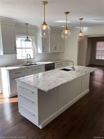 679 Oak avenue, Birmingham, MI 48009