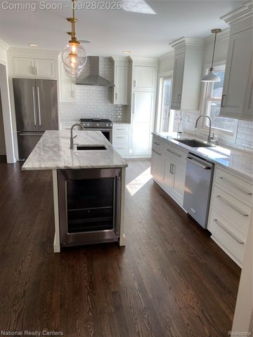 679 Oak avenue, Birmingham, MI 48009