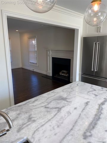 679 Oak avenue, Birmingham, MI 48009