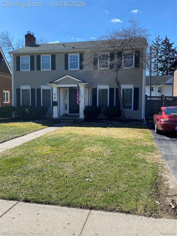 679 Oak avenue, Birmingham, MI 48009
