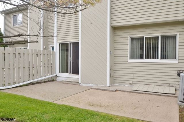 110 Castle Ridge Dr, East Hanover Twp., NJ 07936