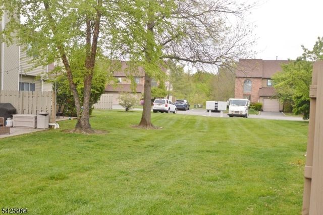 110 Castle Ridge Dr, East Hanover Twp., NJ 07936