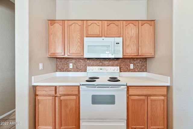6222 W Wikieup Lane, Glendale, AZ 85308