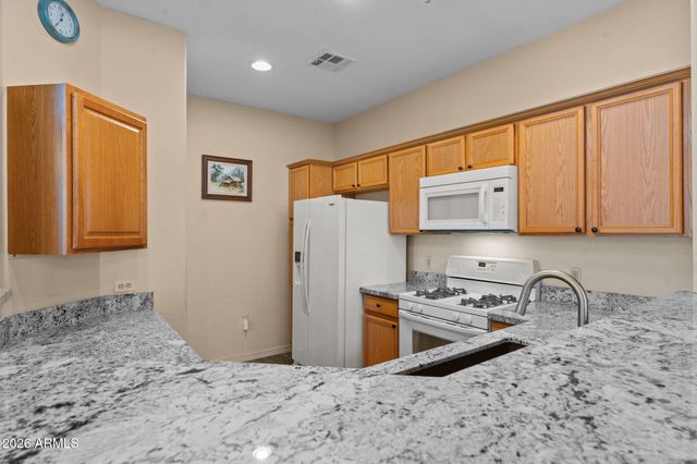10 NORTHRIDGE Circle 10, Wickenburg, AZ 85390