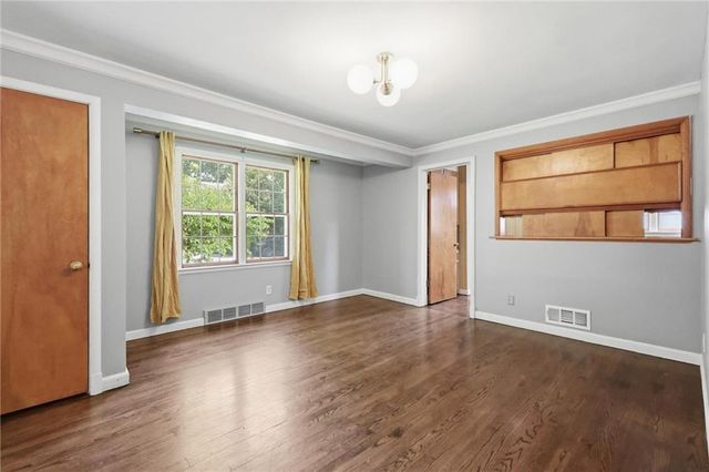 607 E 65th Street, Kansas City, MO 64131