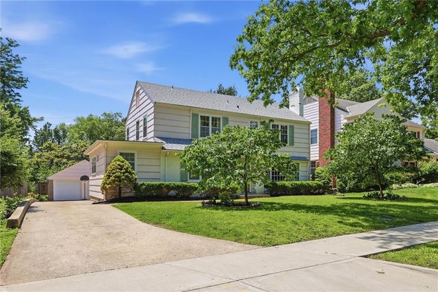 607 E 65th Street, Kansas City, MO 64131