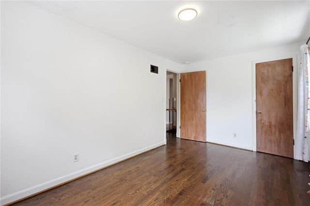 607 E 65th Street, Kansas City, MO 64131