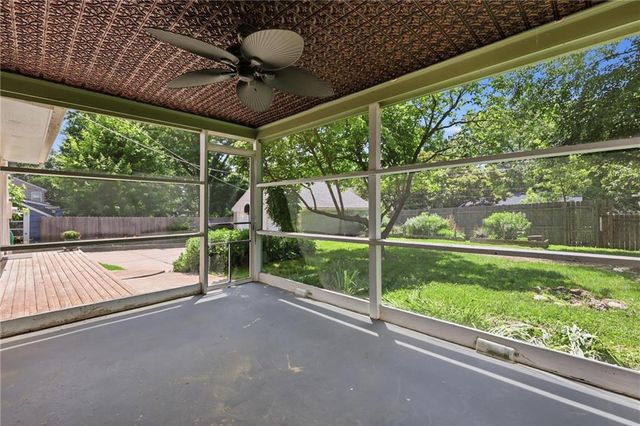 607 E 65th Street, Kansas City, MO 64131