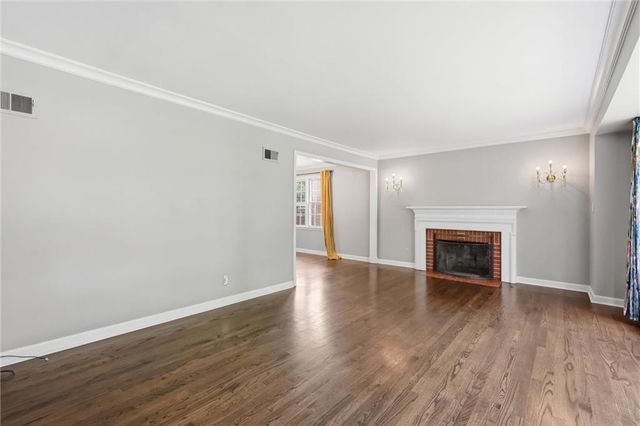 607 E 65th Street, Kansas City, MO 64131