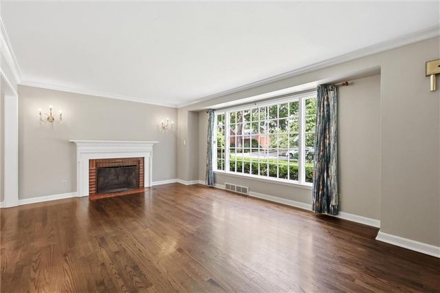 607 E 65th Street, Kansas City, MO 64131