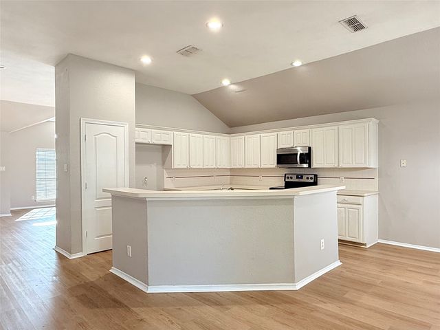 8159 Kathleen Drive, Fort Worth, TX 76137