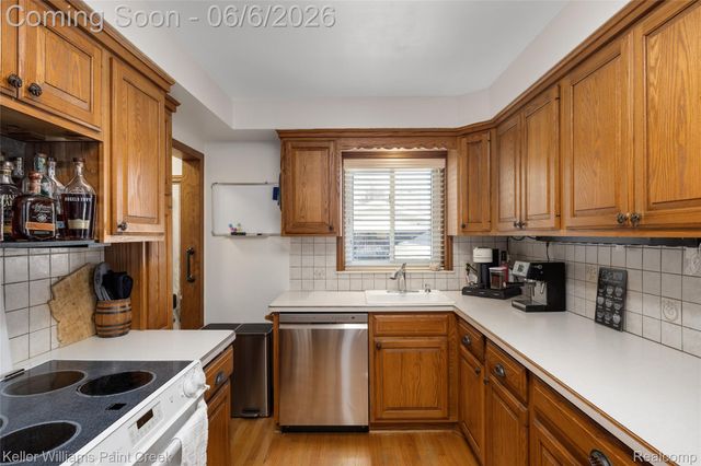 28606 Rockwood Street, St. Clair Shores, MI 48081