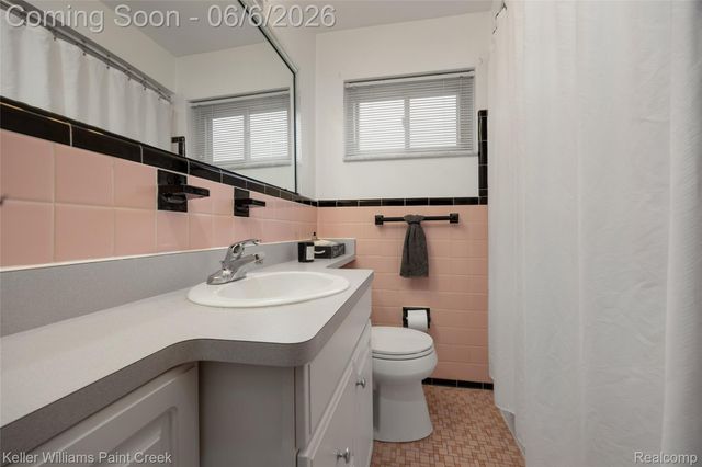 28606 Rockwood Street, St. Clair Shores, MI 48081