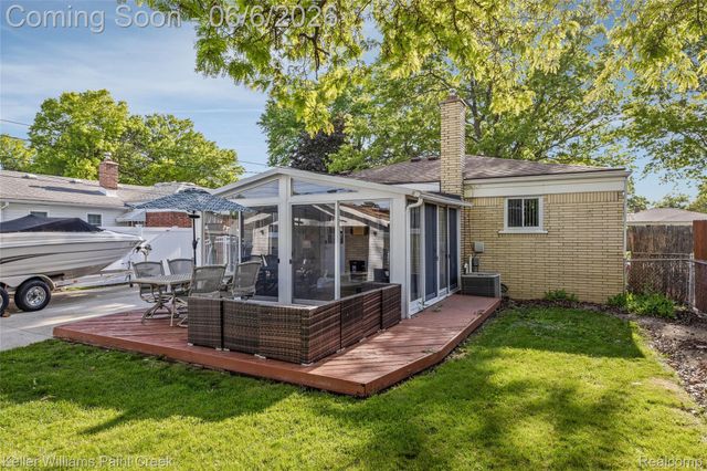 28606 Rockwood Street, St. Clair Shores, MI 48081