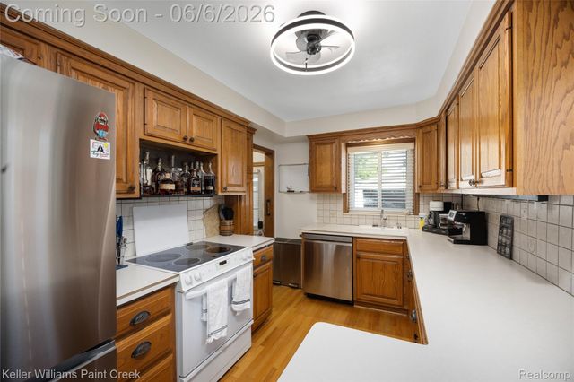 28606 Rockwood Street, St. Clair Shores, MI 48081