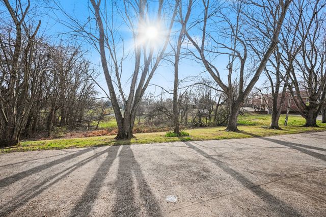 3072 Woody Ln, Clarksville, TN 37043