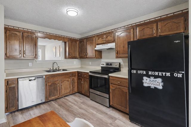 3072 Woody Ln, Clarksville, TN 37043