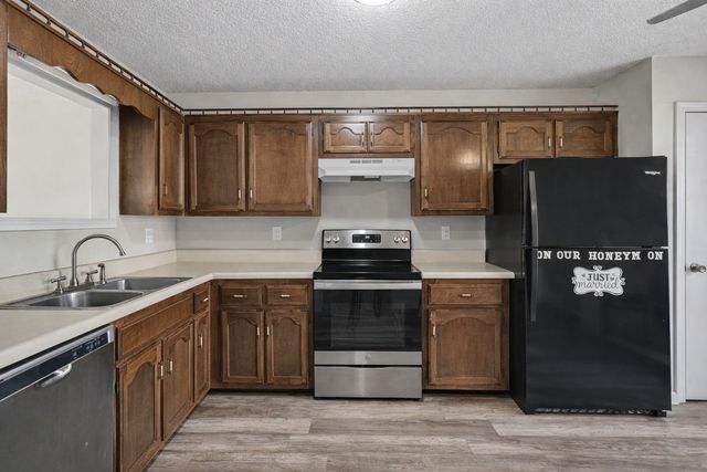 3072 Woody Ln, Clarksville, TN 37043