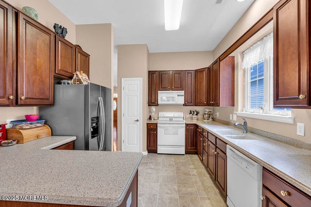 33 Pine Valley Road, Jackson, NJ 08527