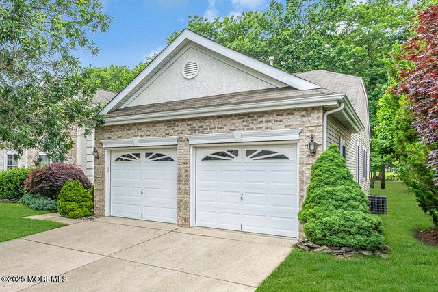 33 Pine Valley Road, Jackson, NJ 08527