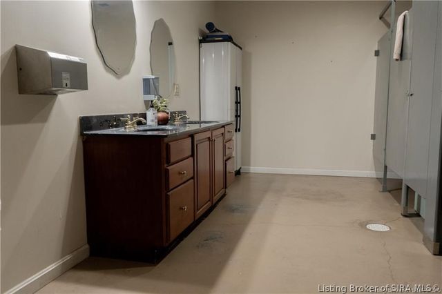 10609 Brownstown Road, Henryville, IN 47126