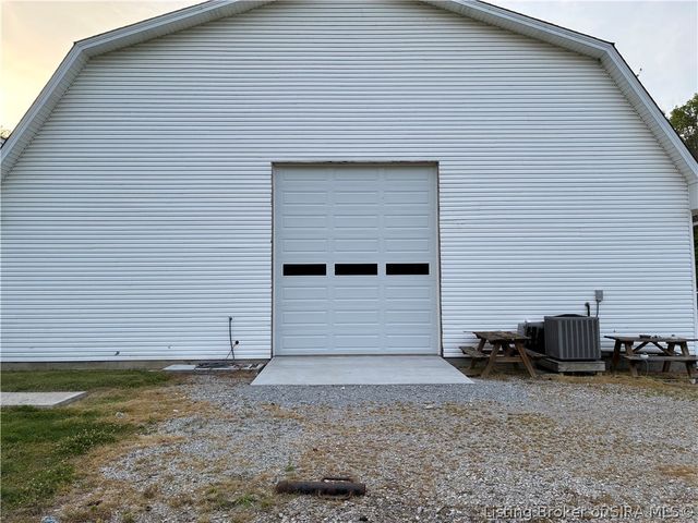 10609 Brownstown Road, Henryville, IN 47126