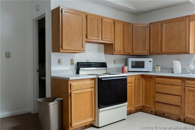 10609 Brownstown Road, Henryville, IN 47126