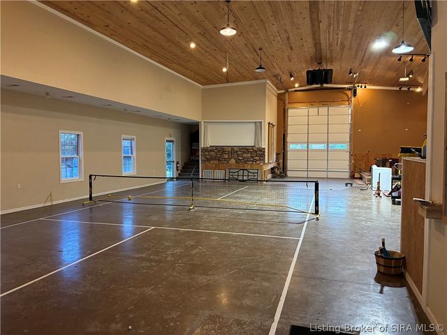 10609 Brownstown Road, Henryville, IN 47126
