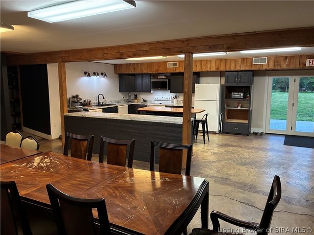 10609 Brownstown Road, Henryville, IN 47126