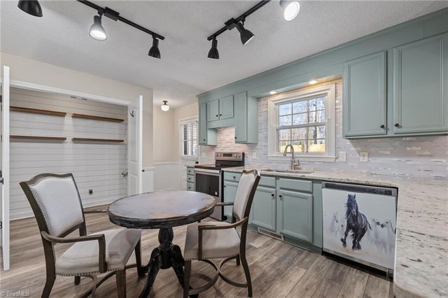 4902 Forest Oaks Drive, Greensboro, NC 27406