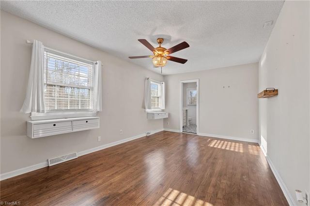 4902 Forest Oaks Drive, Greensboro, NC 27406