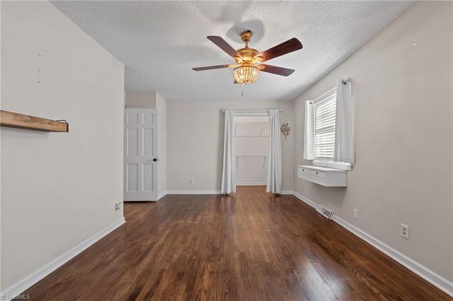 4902 Forest Oaks Drive, Greensboro, NC 27406