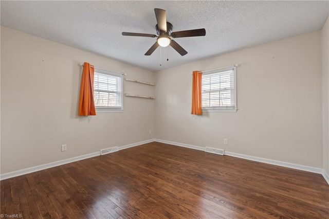 4902 Forest Oaks Drive, Greensboro, NC 27406