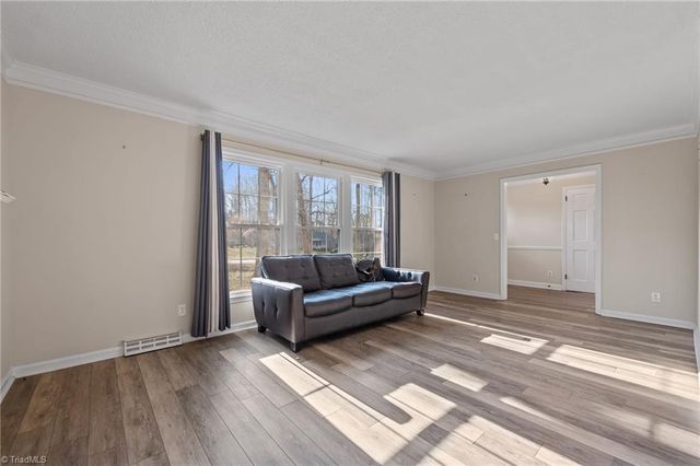 4902 Forest Oaks Drive, Greensboro, NC 27406