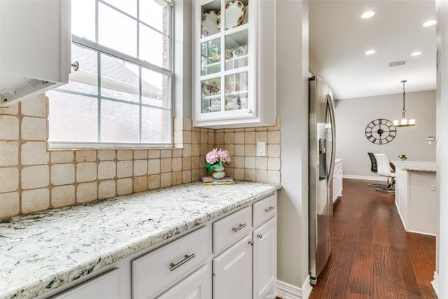 869 Winchester Drive, Lewisville, TX 75056