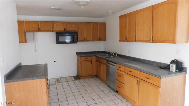 5300 Sugarfoot Avenue, Las Vegas, NV 89107