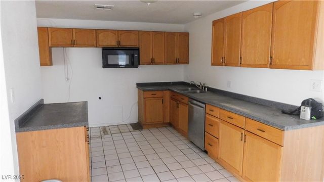 5300 Sugarfoot Avenue, Las Vegas, NV 89107