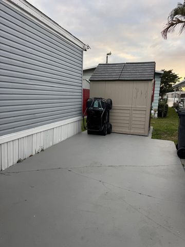 206 Plantation Blvd, Lake Worth, FL 33467