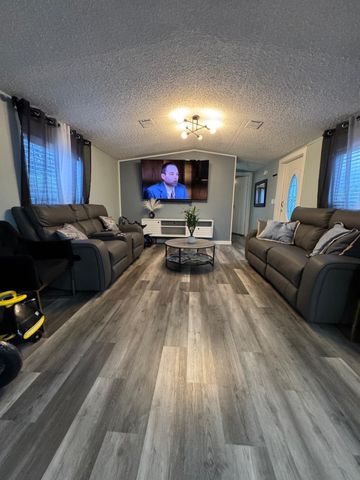 206 Plantation Blvd, Lake Worth, FL 33467