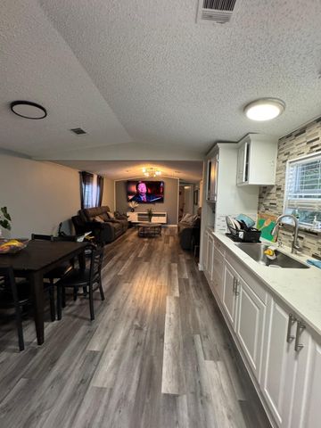 206 Plantation Blvd, Lake Worth, FL 33467