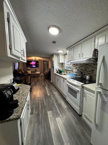 206 Plantation Blvd, Lake Worth, FL 33467