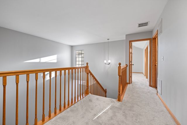 2247 Stoughton Drive, Aurora, IL 60502