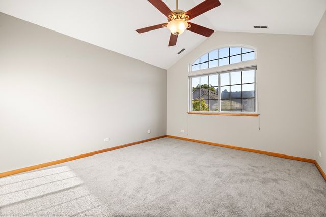 2247 Stoughton Drive, Aurora, IL 60502