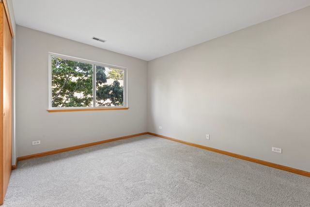 2247 Stoughton Drive, Aurora, IL 60502