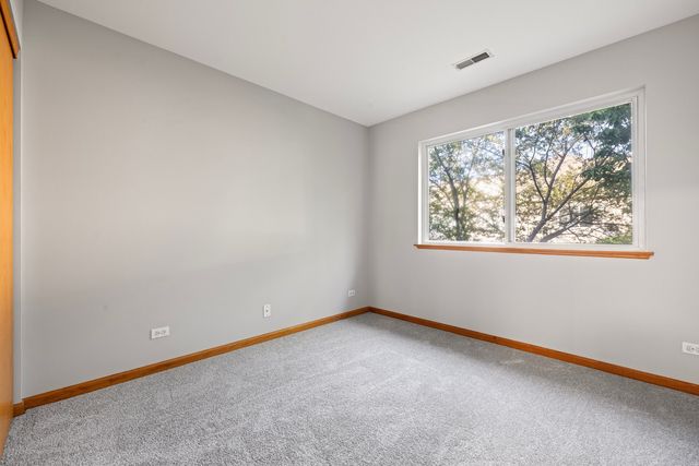2247 Stoughton Drive, Aurora, IL 60502