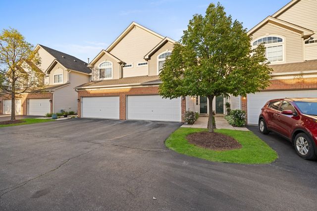 2247 Stoughton Drive, Aurora, IL 60502