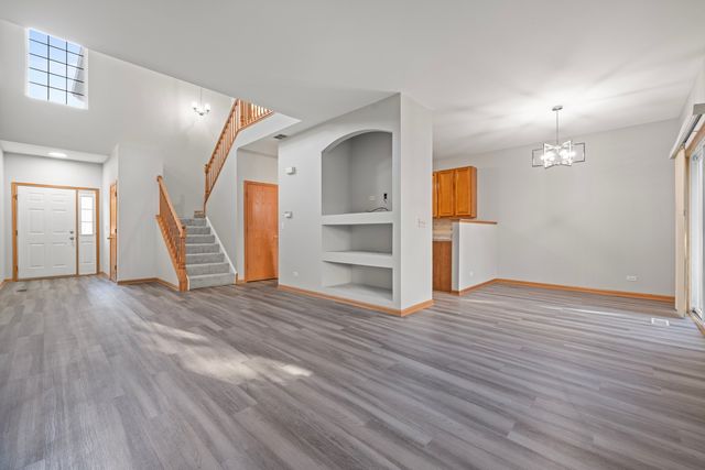 2247 Stoughton Drive, Aurora, IL 60502