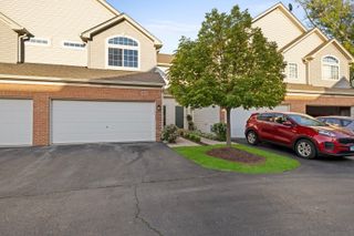 2247 Stoughton Drive, Aurora, IL 60502