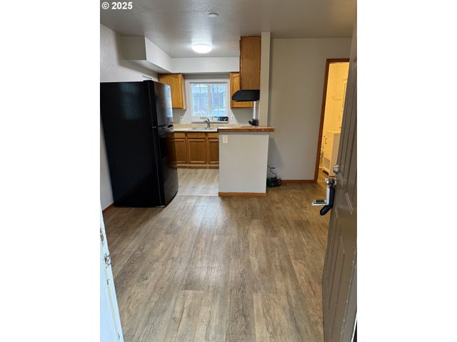 204 Sw WATER St, Sheridan, OR 97378