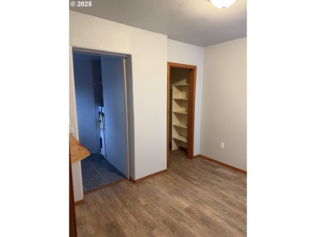 204 Sw WATER St, Sheridan, OR 97378